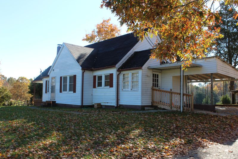 7608 E E Emory Rd, Corryton, TN 37721