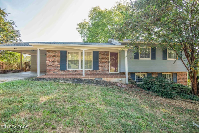 7608 Sabre Dr, Knoxville, TN 37919
