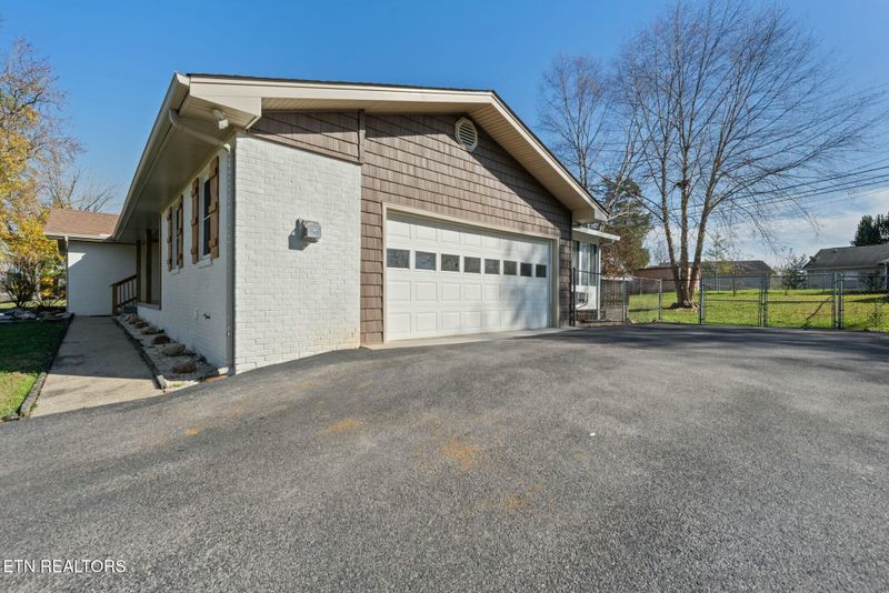 7612 Cranley Rd, Powell, TN 37849