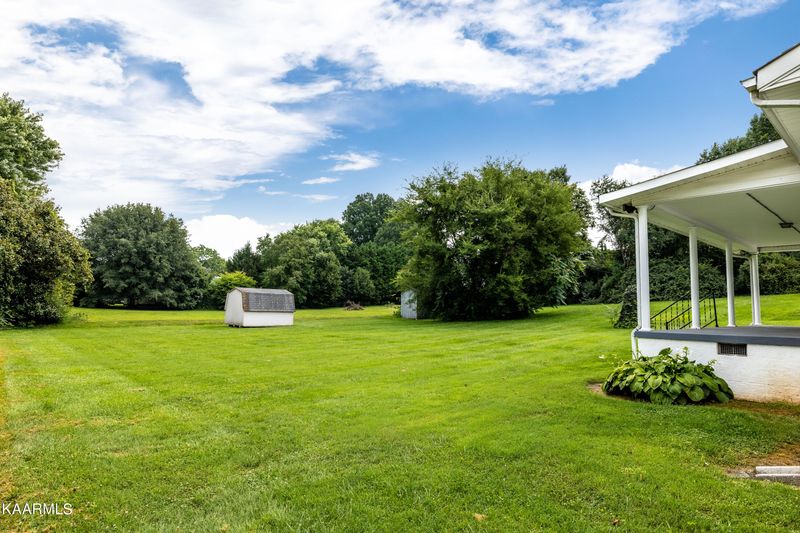 7612 Gill Rd, Powell, TN 37849