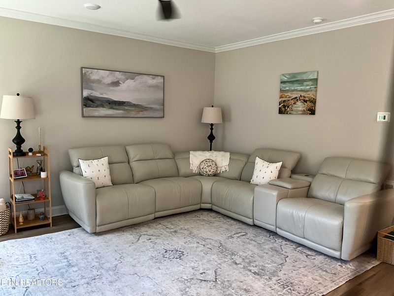 7613 Honey Oaks Rd, Corryton, TN 37721