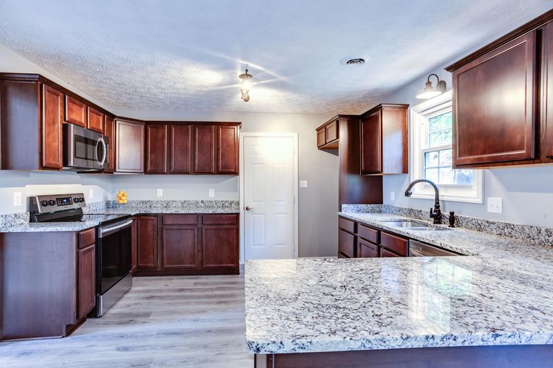 7615 Saddlegate Rd, Knoxville, TN 37920