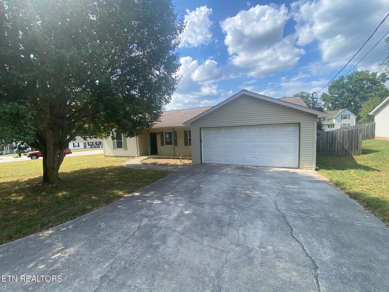 7619 Trey Oaks Ln #2, Knoxville, TN 37918