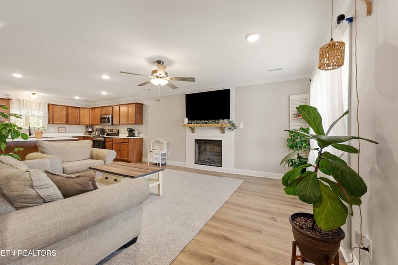 7621 Honey Oaks Rd, Corryton, TN 37721