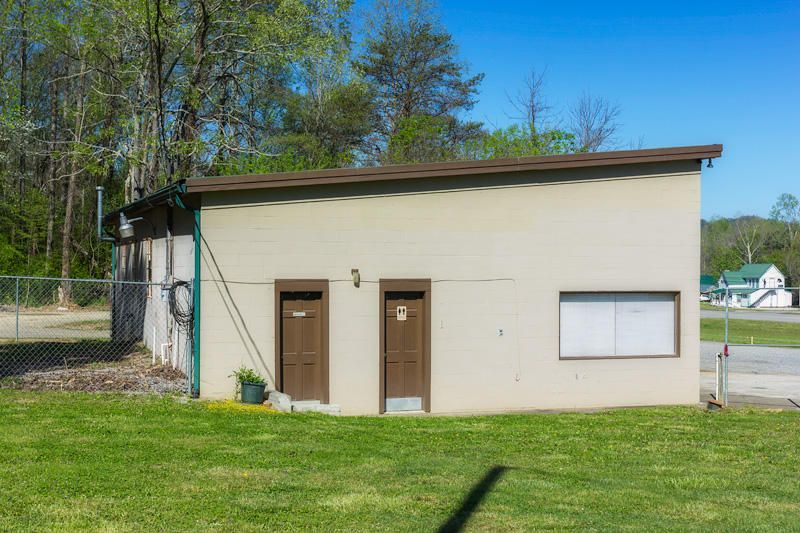 7622 E Lamar Alexander Pkwy, Townsend, TN 37882