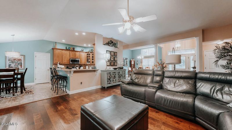 7625 Wilderness Path Rd, Corryton, TN 37721
