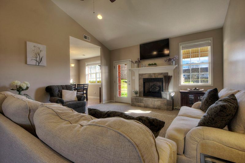 7626 Preston View Dr, Corryton, TN 37721