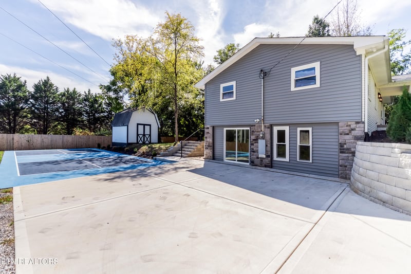 7630 Luscombe Dr, Knoxville, TN 37919