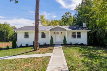 7630 Luscombe Dr, Knoxville, TN 37919