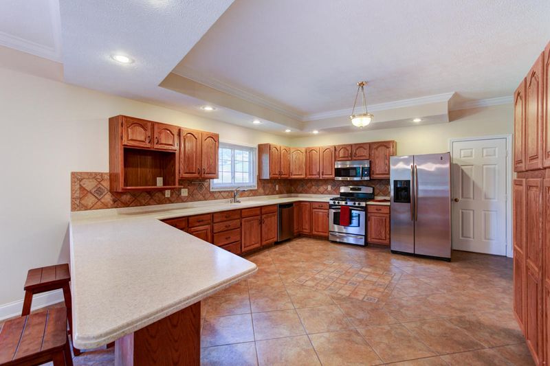 7633 La Barrington Blvd, Powell, TN 37849
