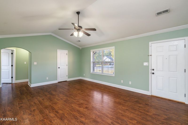 7635 Applecross Rd, Corryton, TN 37721