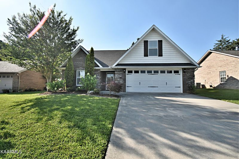 7636 Applecross Rd, Corryton, TN 37721