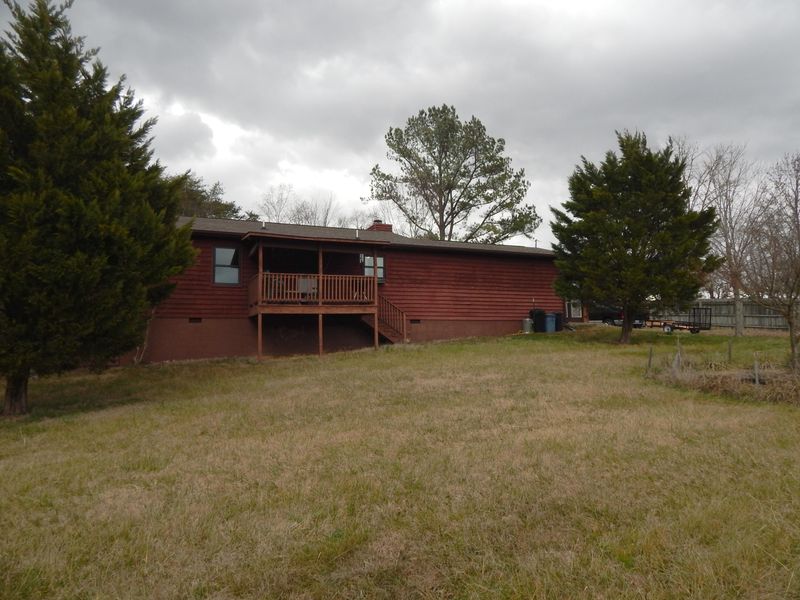 7637 Gibbs Rd, Corryton, TN 37721