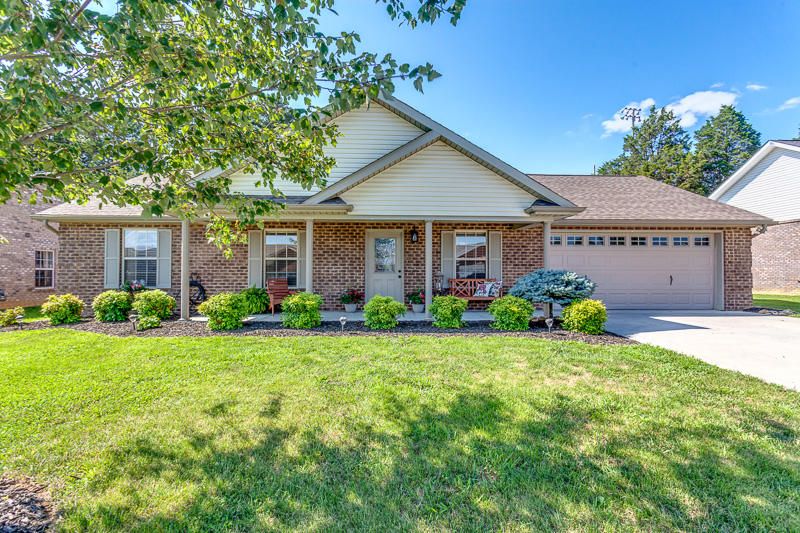 7640 Applecross Rd, Corryton, TN 37721