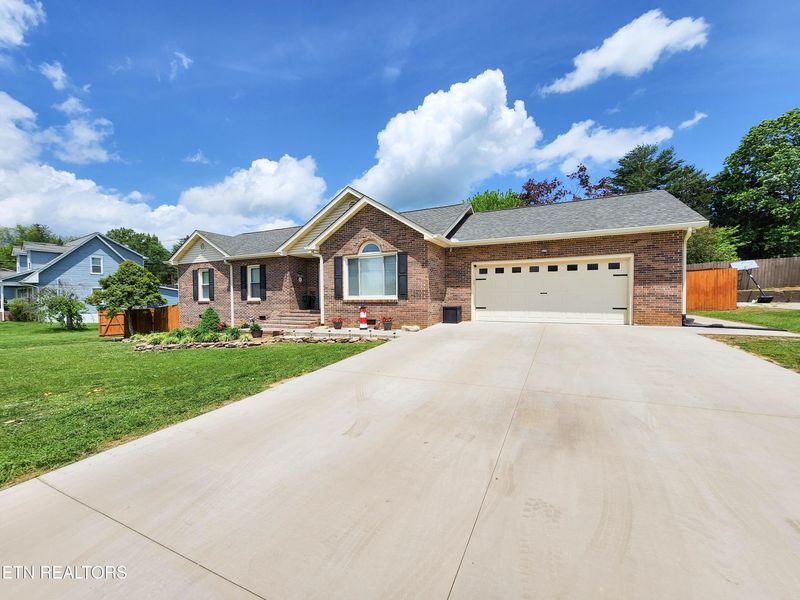 7640 Cedarcrest Rd, Knoxville, TN 37938