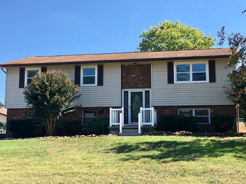 7640 Cranley Rd, Powell, TN 37849