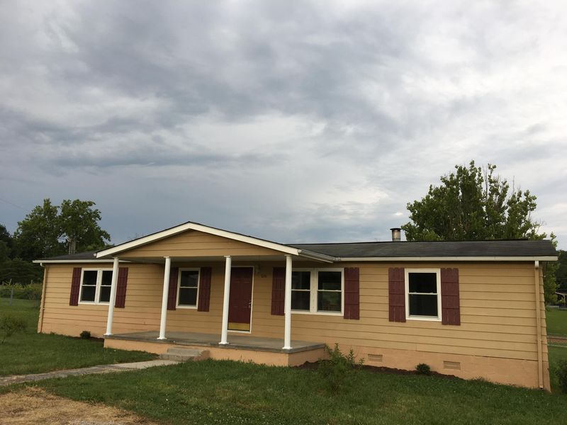 7641 Dunsmore Ln, Corryton, TN 37721