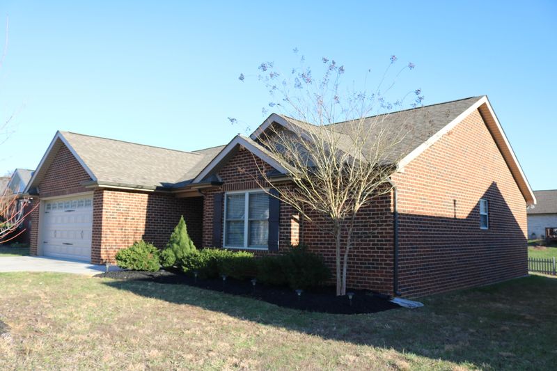 7643 Applecross Rd, Corryton, TN 37721