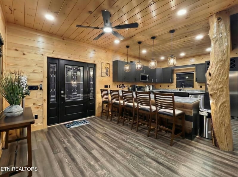 765 Chickasaw Gap Way, Pigeon Forge, TN 37863