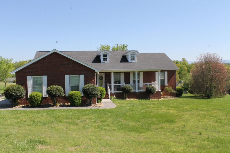 765 Gates Ln, Kodak, TN 37764