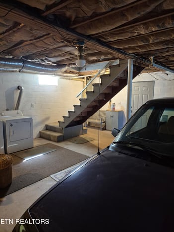 765 Old State Rd, Tellico Plains, TN 37385