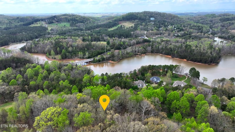 765 Wood Duck Dr, Vonore, TN 37885