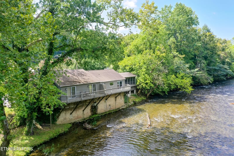 7651 E Lamar Alexander Pkwy, Townsend, TN 37882