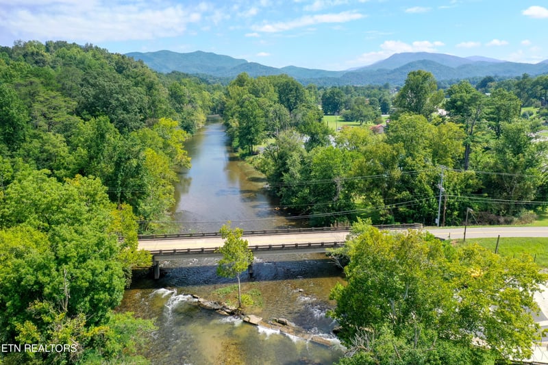7651 E Lamar Alexander Pkwy, Townsend, TN 37882