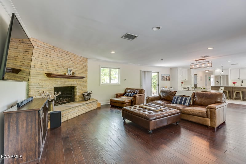 7652 Charlton Dr, Knoxville, TN 37920