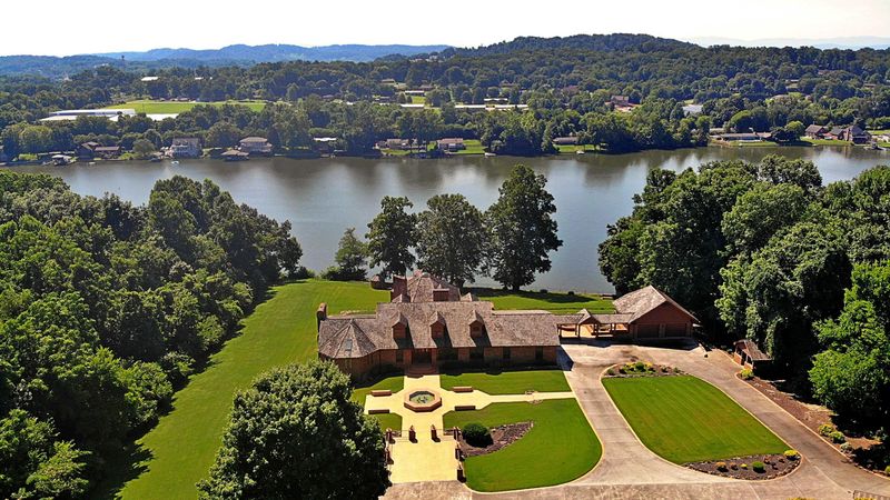 7653 Charlton Dr, Knoxville, TN 37920