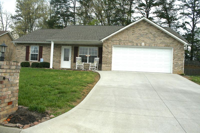 7656 Apple Cross Rd, Corryton, TN 37721