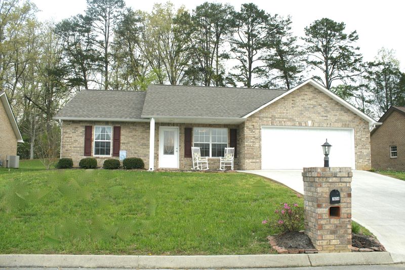 7656 Apple Cross Rd, Corryton, TN 37721