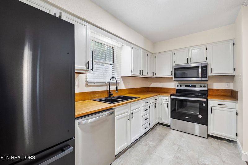 7658 Chatham Cir, Knoxville, TN 37909