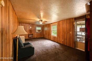 766 Wallop Ln, Crossville, TN 38571