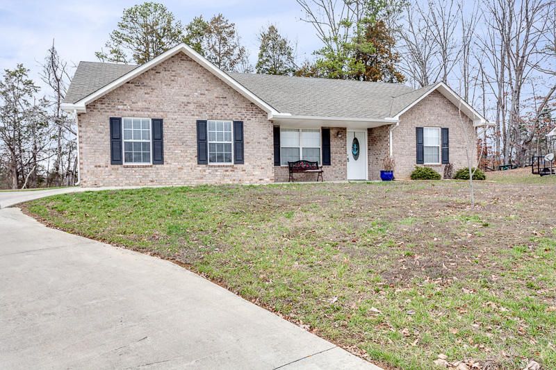 7664 Applecross Rd, Corryton, TN 37721