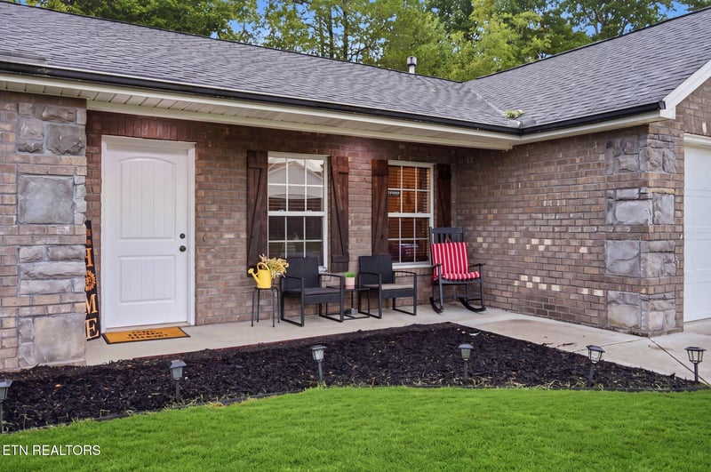 7676 Applecross Rd, Corryton, TN 37721