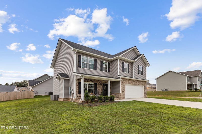 7677 Honey Oaks Rd, Corryton, TN 37721