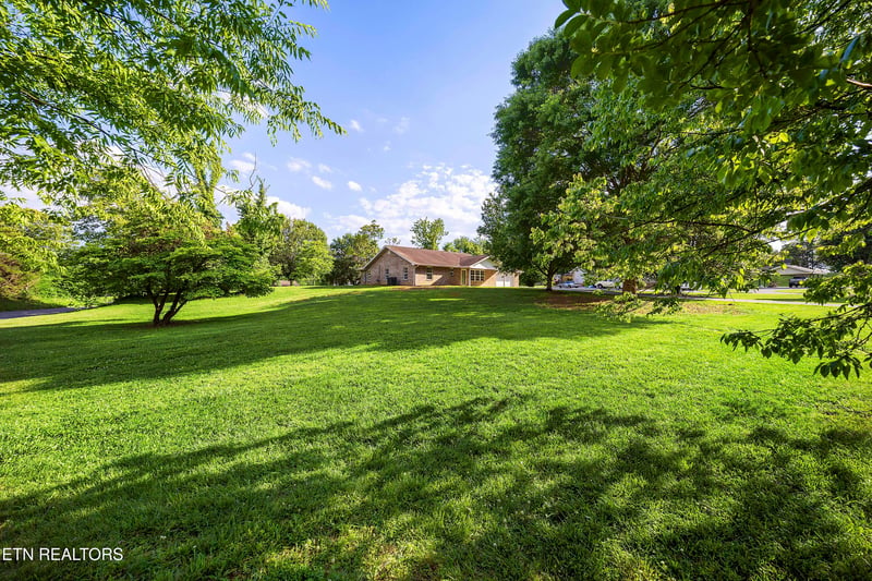 768 Northview Dr, Kodak, TN 37764