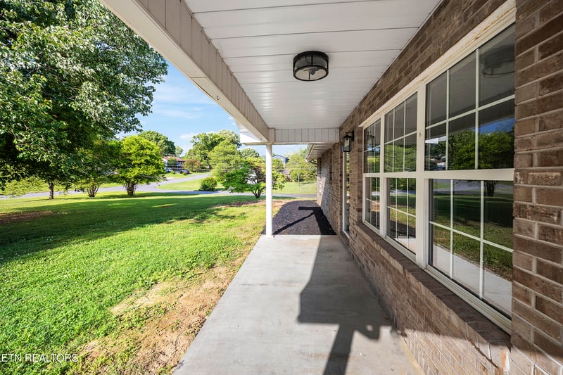 768 Northview Dr, Kodak, TN 37764