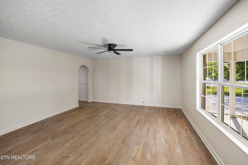 768 Northview Dr, Kodak, TN 37764