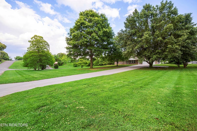 768 Northview Dr, Kodak, TN 37764