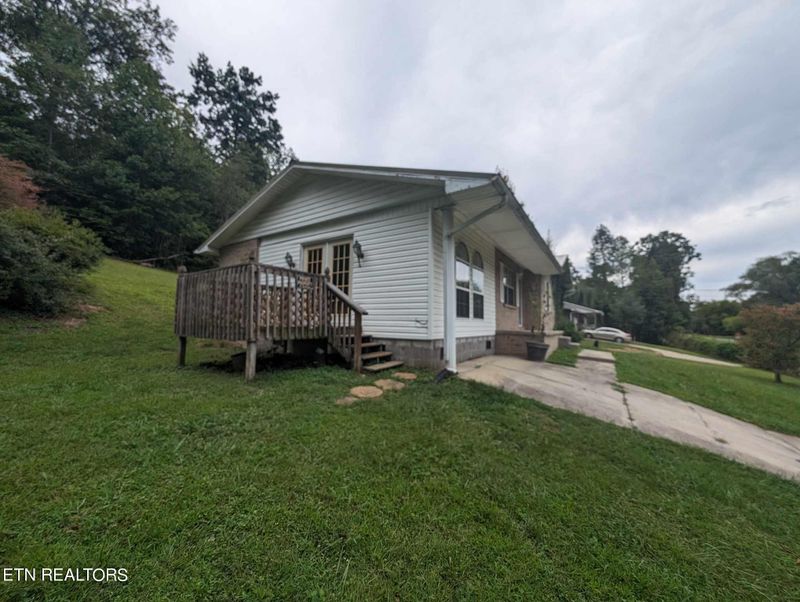 768 Old Brimstone Rd, Helenwood, TN 37755