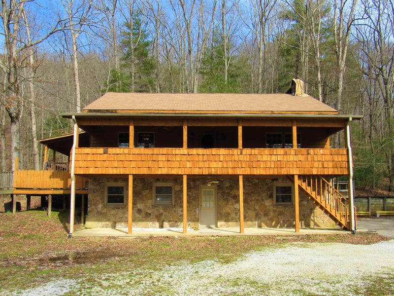 769 Flat Fork Rd, Wartburg, TN 37887