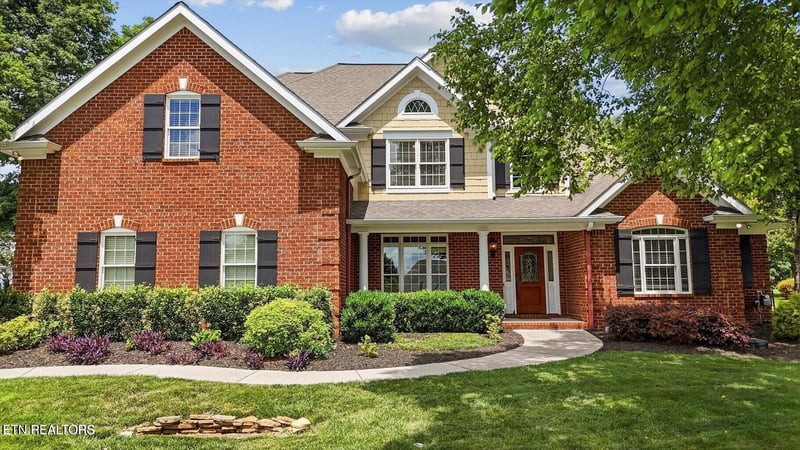 769 Oak Chase Blvd, Lenoir City, TN 37772