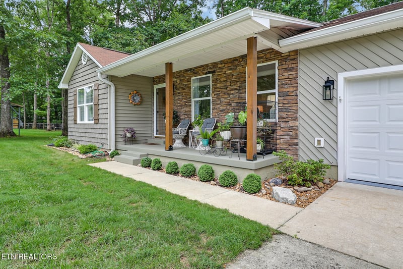 77 Mulberry Cir, Crossville, TN 38555
