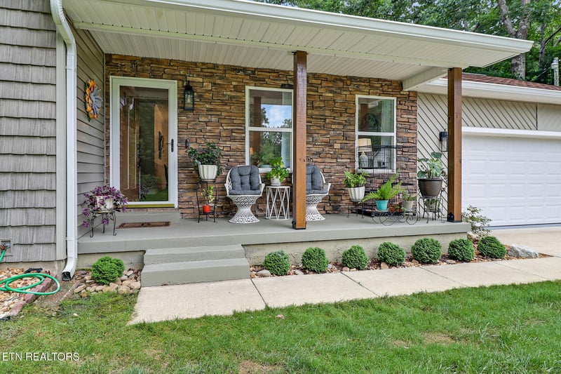 77 Mulberry Cir, Crossville, TN 38555