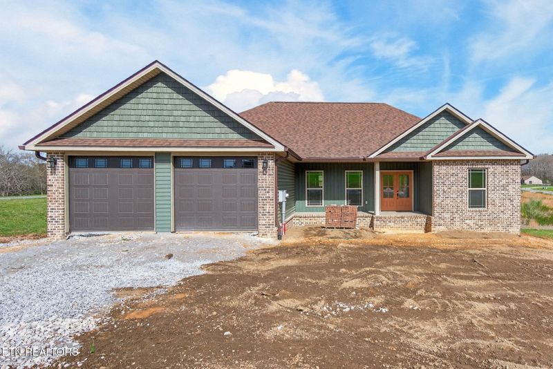 770 Estate Loop Tr, Crossville, TN 38555