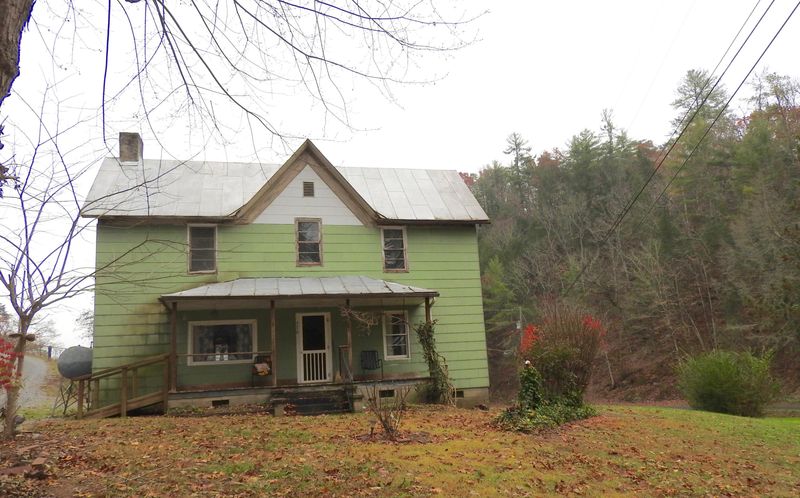 770 Sharp Hollow Rd, Sevierville, TN 37862