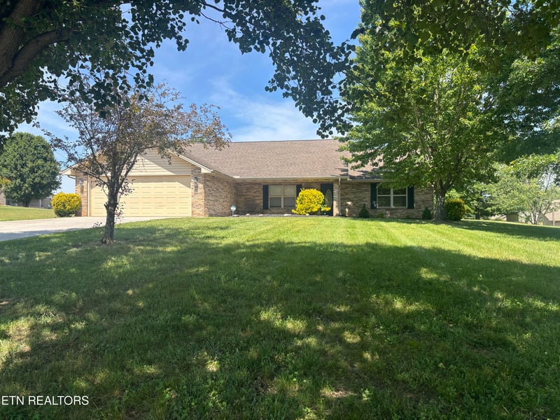 770 Southview Cir, Kodak, TN 37764