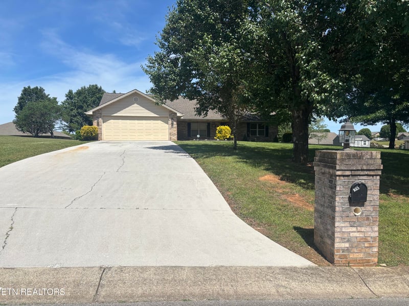 770 Southview Cir, Kodak, TN 37764